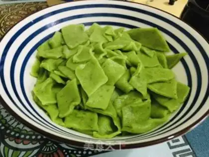 Make Garlic spinach noodles step 9