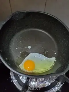 Make Sausage pea egg fried rice step 2