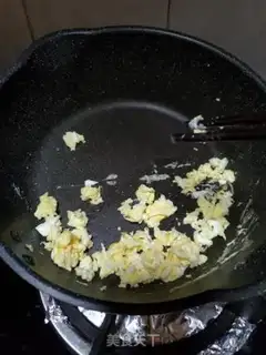 Make Sausage pea egg fried rice step 3