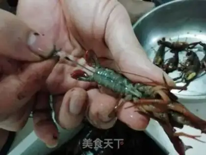 Make Spicy lobster step 1