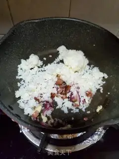 Make Sausage pea egg fried rice step 6