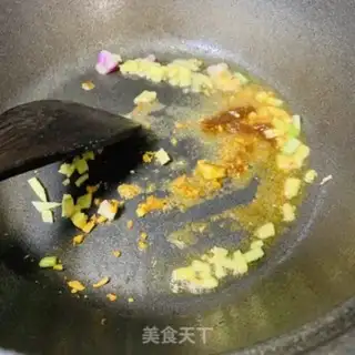 Make The saloon sauce is fried shrimp step 1