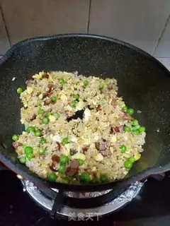 Make Sausage pea egg fried rice step 9
