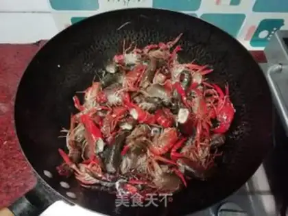Make Spicy lobster step 5