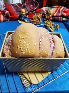 Make Smoky pig rolls step 5