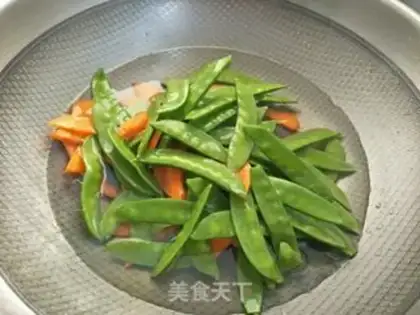 Make Fried Dutch bean carrot step 4