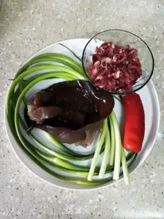 Make Beef garlic moth, black mollusk step 0