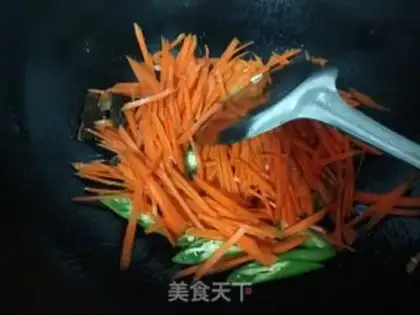 Make White mushrooms with carrots step 3