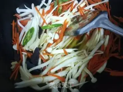 Make White mushrooms with carrots step 4