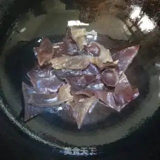 Make Beef garlic moth, black mollusk step 4