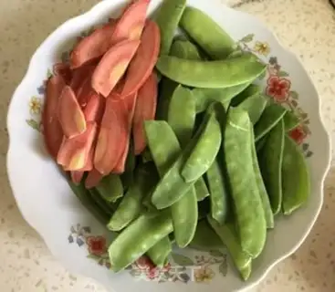 Make Carrot. Dutch beans step 0