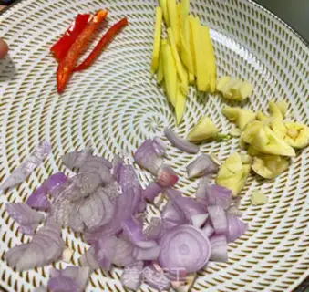 Make A red-burned catfish step 0