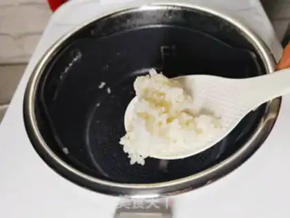 Make Shrimp veggie rice cake step 1