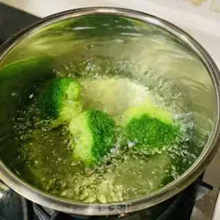 Make Chicken, egg rice step 4