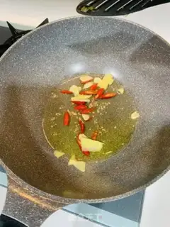 Make Garlic florist step 1