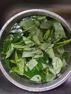 Make Potatoe egg soup step 1