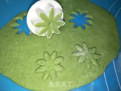 Make Potato daisies step 4