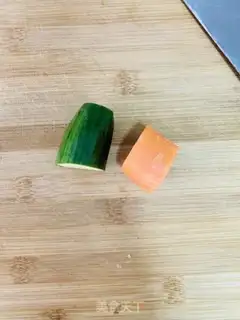 Make cucumber carrots, double egg rolls step 0