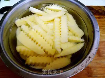 Make Spicy potatoes step 1