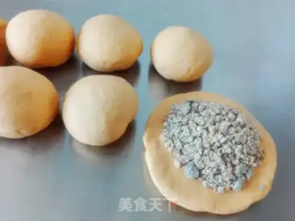 Make Carrot peanut sesame sack step 3