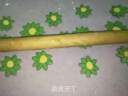Make Potato daisies step 6