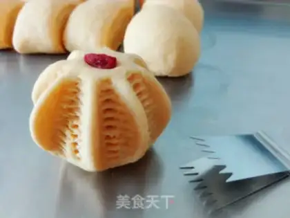 Make Carrot peanut sesame sack step 4