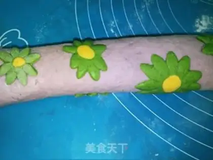 Make Potato daisies step 7