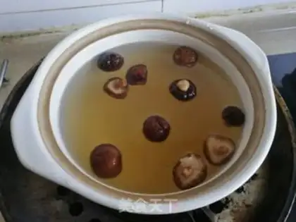 Make Sea cucumber mushroom porridge step 2