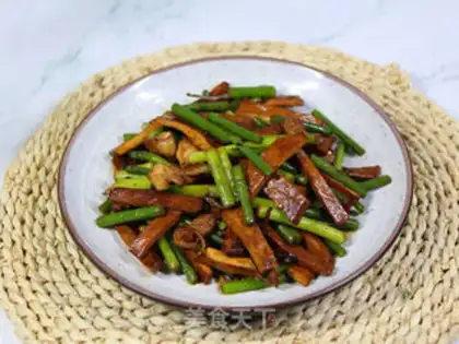 Make Garlic beans, fried meat step 6