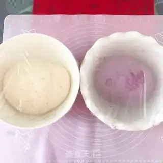 Make Double-coloured buns step 3
