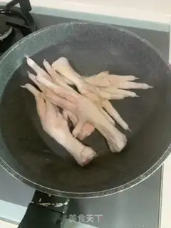 Make Spicy chicken claws step 0