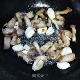 Make The bean peppers are fried with flowers step 6