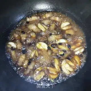 Make The bean peppers are fried with flowers step 9