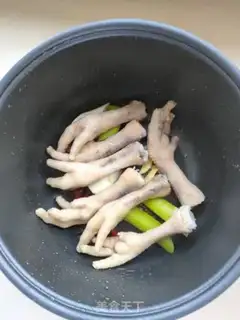 Make Chicken claws with gravy sauce step 5