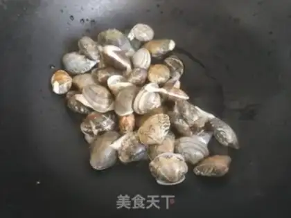 Make Spicy clams step 2