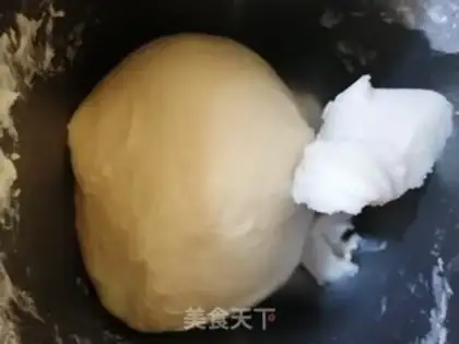 Make The soup is squeezing bread step 4