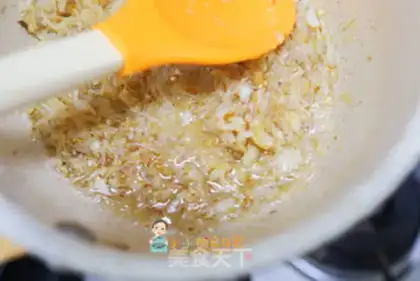 Make Garlic sauce step 4