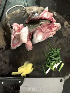 Make Fish head soup step 0