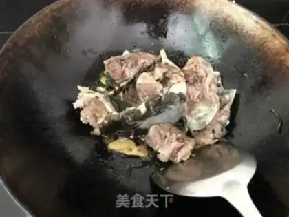 Make Fish head soup step 2