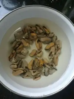 Make The rainbow skirt with the raisin broth step 0
