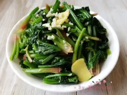 Make Garlic spinach step 5