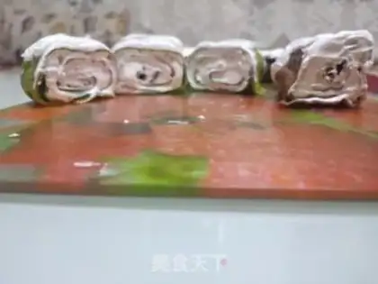 Make A towel roll cake step 11