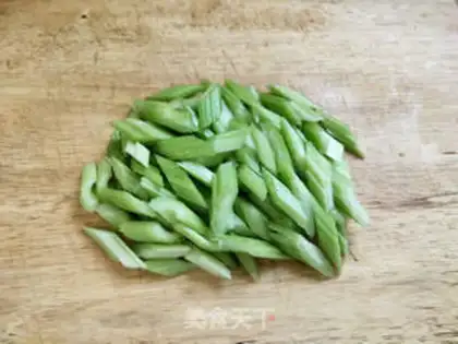 Make Celery makes red shrimp step 0