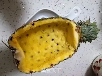 Make Pineapple rice step 0