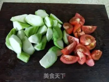 Make Beef tomato smelt soup step 2