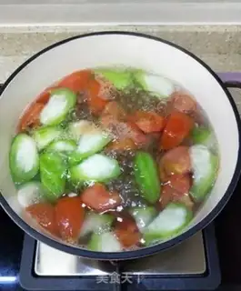 Make Beef tomato smelt soup step 4