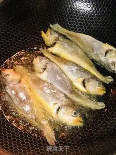 Make Fried yellow fish step 2