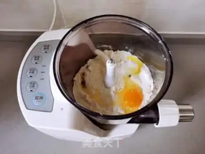 Make Pineapple egg noodles step 5