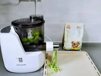 Make Pineapple egg noodles step 7
