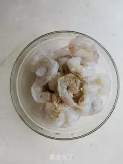 Make Pineapple shrimp step 1